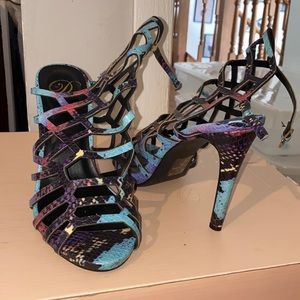 Heel sandals great conditions